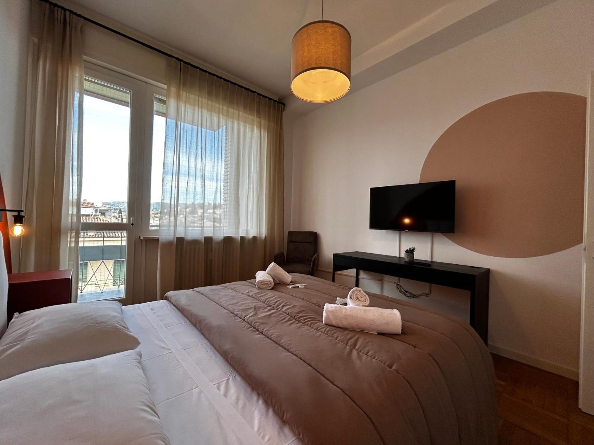 Big House-Private Parking-12" Walk From The Arena Apartamento Verona Exterior foto